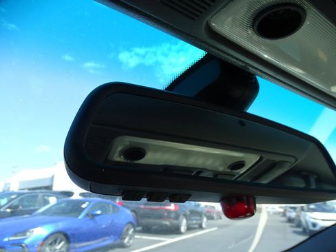 Used 2007 BMW 650i Convertible image 25