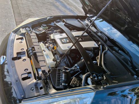 Used 2010 Nissan 370Z Roadster RWD image 26