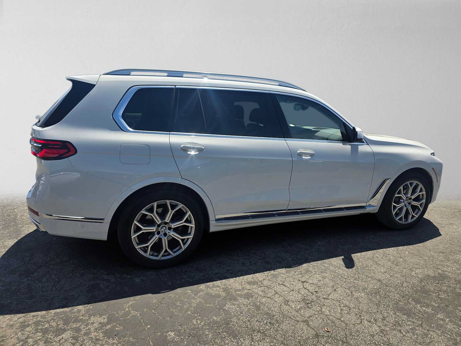 Used 2025 BMW X7 xDrive40i AWD/4WD image 6
