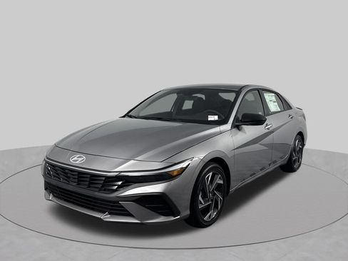 Used 2025 Hyundai Elantra SEL FWD image 45