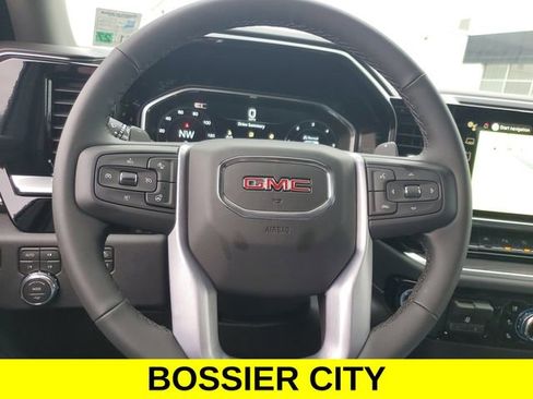 New 2026 GMC Sierra 1500 SLT image 18