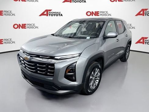 Used 2025 Chevrolet Equinox LT FWD image 3