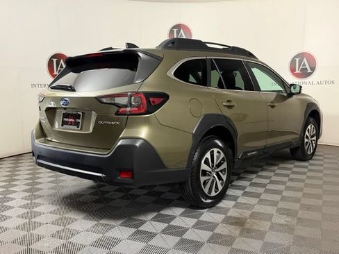 Used 2024 Subaru Outback Premium AWD/4WD image 9