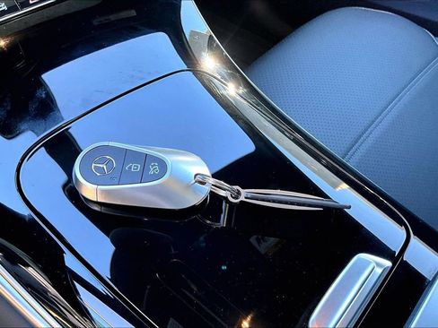 Used 2026 Mercedes-Benz GLC 300 4MATIC image 10