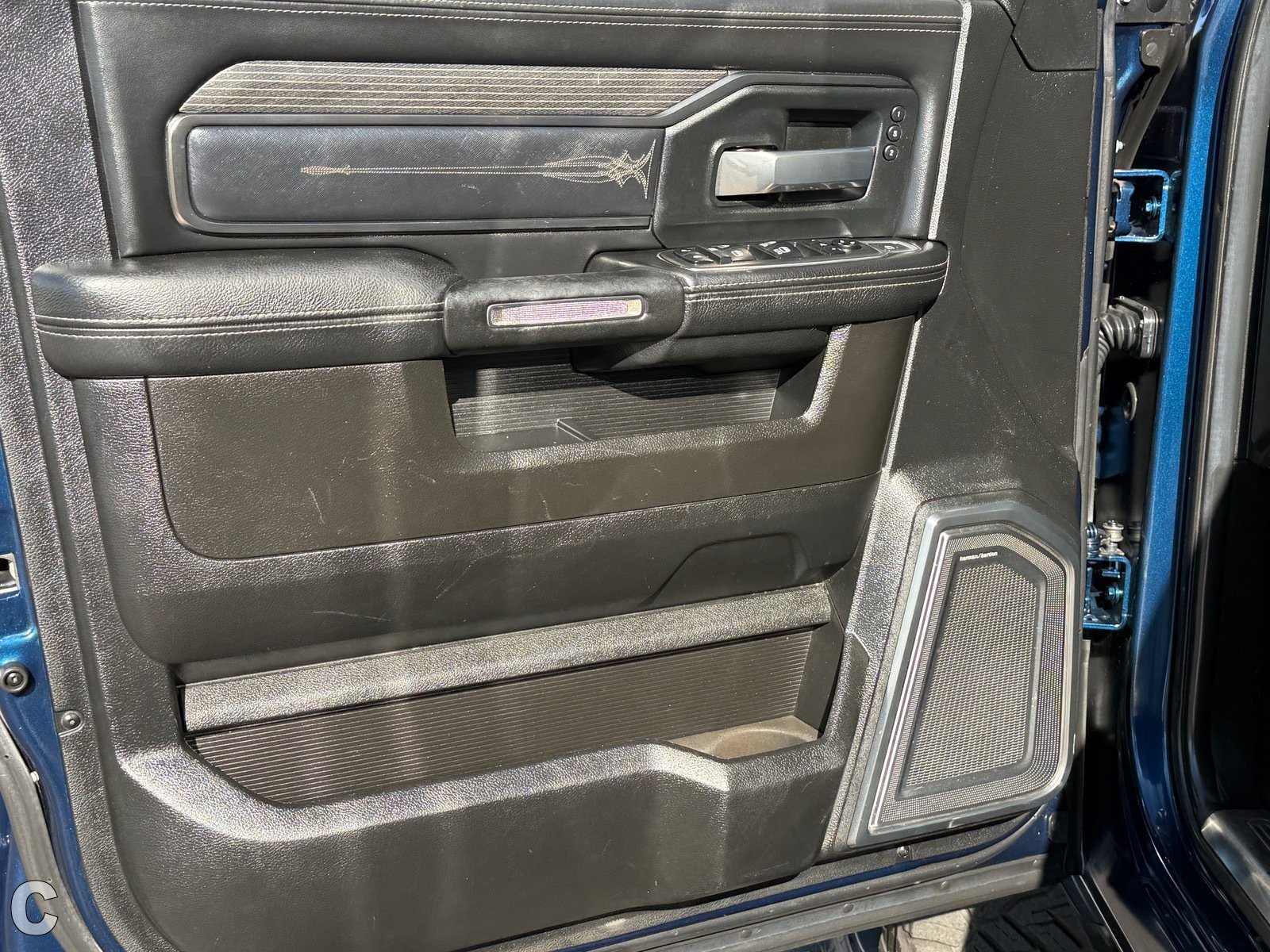 Used 2019 RAM 2500 Limited AWD/4WD image 18