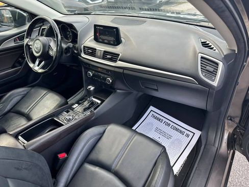 Used 2018 MAZDA MAZDA3 Touring FWD image 14