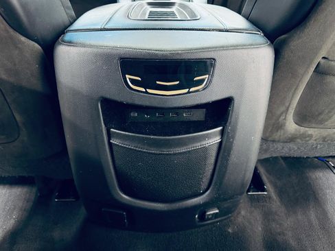 Used 2019 Cadillac Escalade Platinum image 37