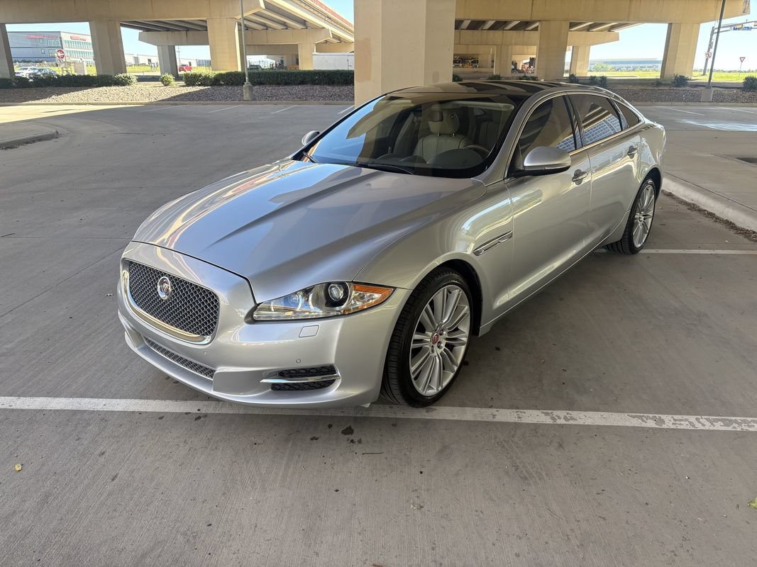 Used 2014 Jaguar XJ L Portfolio RWD image 2