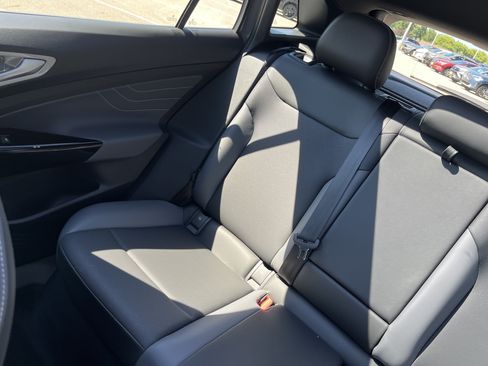 Certified 2023 Volkswagen ID.4 Pro S AWD/4WD image 22