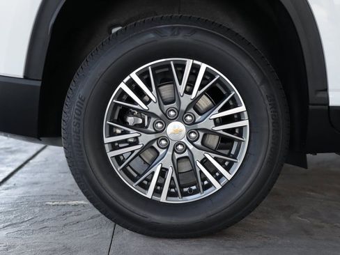New 2026 Chevrolet Traverse LT FWD image 40