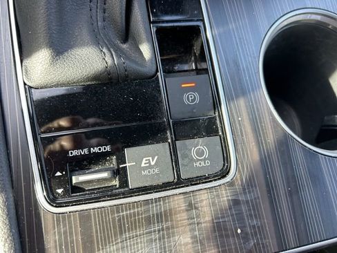 Used 2023 Toyota Sienna Platinum image 24