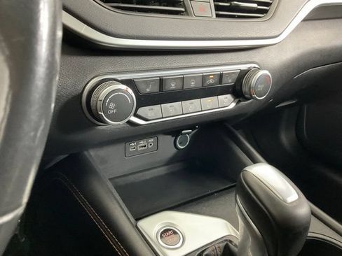 Used 2022 Nissan Altima 2.0 SR FWD image 21