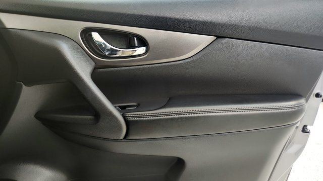 Used 2015 Nissan Rogue S FWD image 37