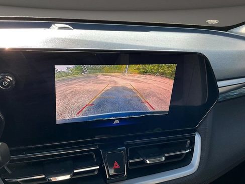 Used 2025 Chevrolet TrailBlazer LT AWD/4WD image 17