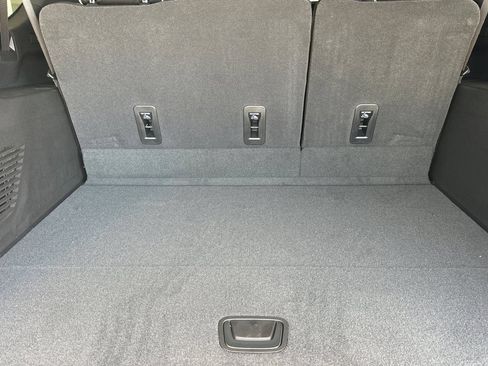 New 2026 GMC Yukon XL AT4 Ultimate AWD/4WD image 18