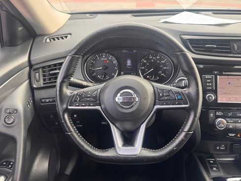 Certified 2020 Nissan Rogue SV w/ Premium Package FWD image 15