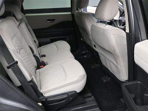 Used 2022 Nissan Pathfinder SV image 8