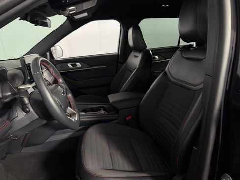 Used 2025 Ford Explorer ST-Line w/ ST-Line Street Pack AWD/4WD image 21