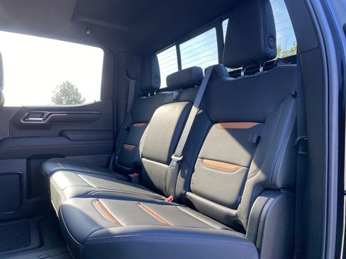 Used 2024 GMC Sierra 1500 AT4 w/ AT4 Premium Package image 9