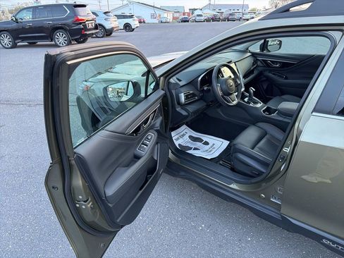 Used 2025 Subaru Outback Limited AWD/4WD image 14