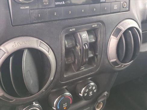 Used 2015 Jeep Wrangler Unlimited Sport w/ Quick Order Package 23S image 15