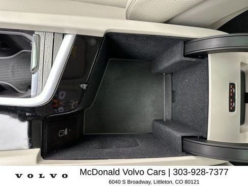 Certified 2024 Volvo XC60 B5 Plus AWD/4WD image 21