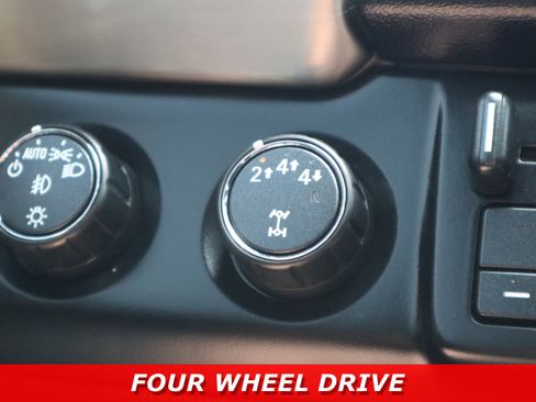 Used 2018 GMC Yukon Denali w/ Open Road Package AWD/4WD image 23