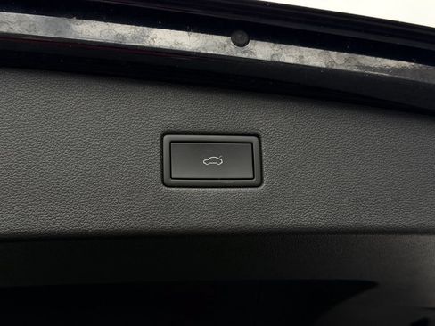Used 2024 Volkswagen Tiguan SE R-Line AWD/4WD image 22