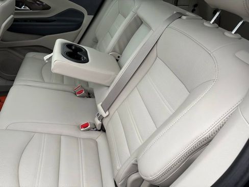 Used 2022 GMC Terrain Denali w/ Denali Premium Package image 10