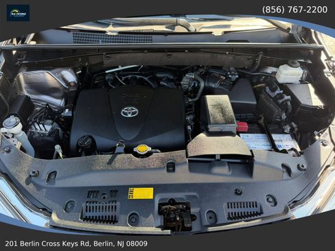 Used 2017 Toyota Highlander XLE FWD image 37