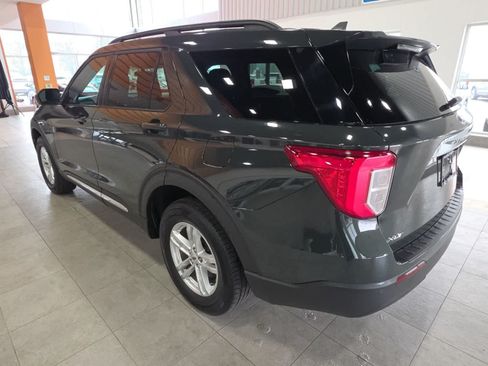 Used 2023 Ford Explorer XLT AWD/4WD image 9