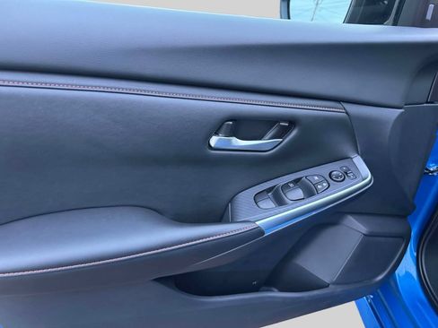 Used 2025 Nissan Sentra SR FWD image 16