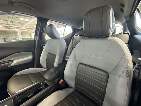 Used 2023 Nissan Kicks SR w/ SR Premium Package FWD image 14