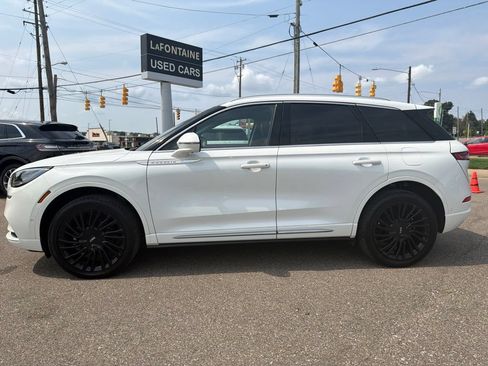 Used 2022 Lincoln Corsair Reserve w/ Equipment Group 201A AWD/4WD image 2