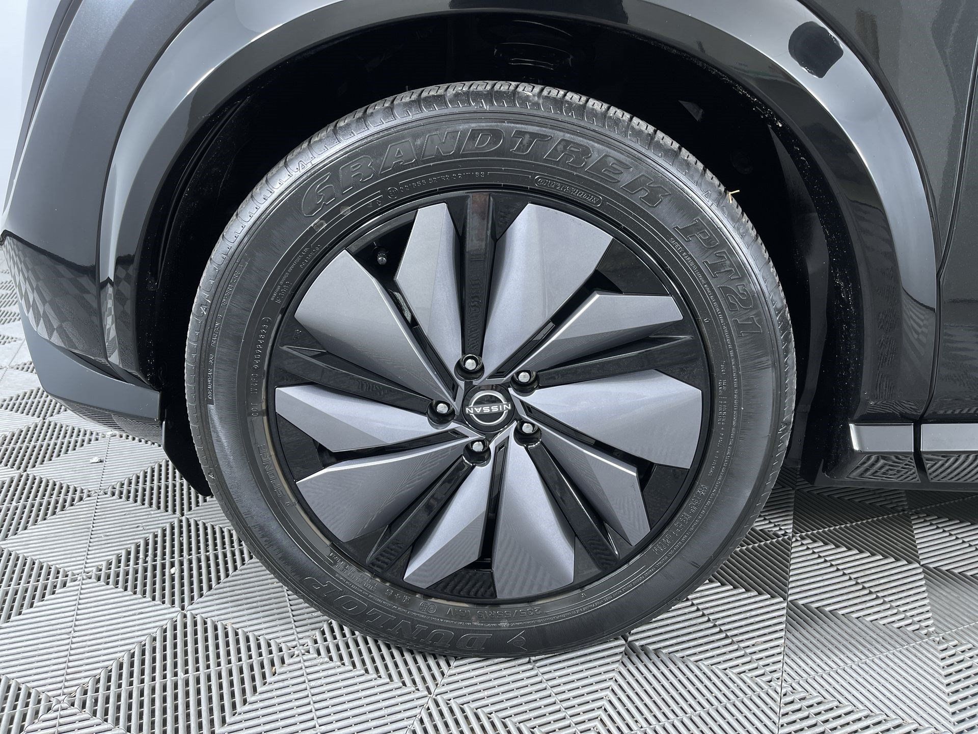 Certified 2024 Nissan Ariya AWD image 26