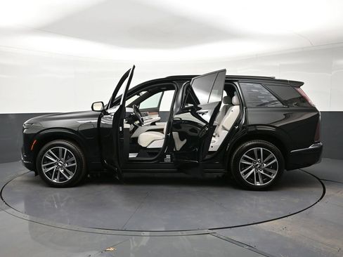 Used 2026 Cadillac Vistiq Luxury AWD/4WD image 36