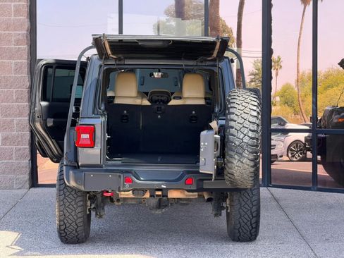 Used 2018 Jeep Wrangler Unlimited Rubicon w/ Dual Top Group AWD/4WD image 32