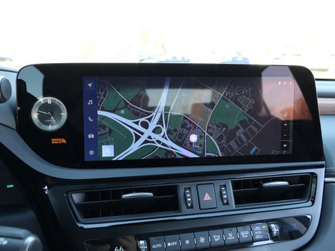 Used 2025 Lexus ES 300h w/ Premium Package image 22