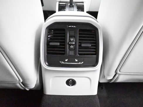 New 2025 Porsche Macan image 19