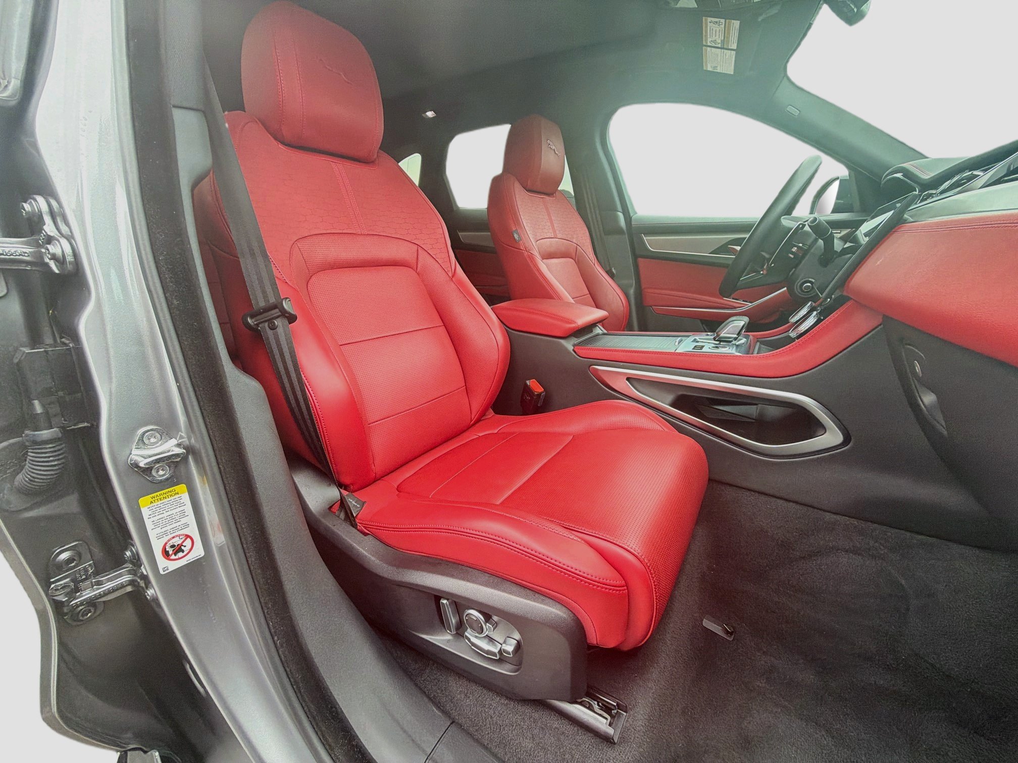Used 2026 Jaguar F-PACE R-Dynamic S AWD/4WD image 15