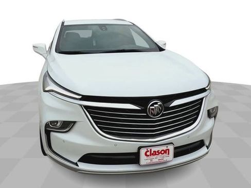 Used 2024 Buick Enclave Premium image 3