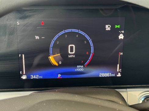 Used 2025 Chevrolet Trax LT FWD image 71