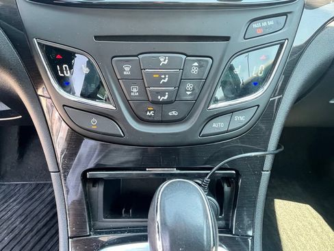 Used 2017 Buick Regal Sport Touring FWD image 8