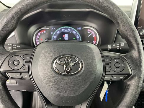 Used 2025 Toyota RAV4 LE AWD/4WD image 16