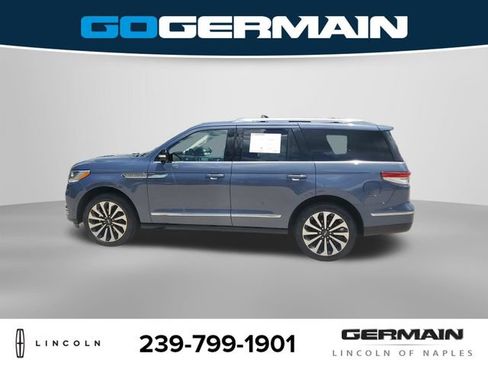 Certified 2022 Lincoln Navigator Reserve AWD/4WD image 10