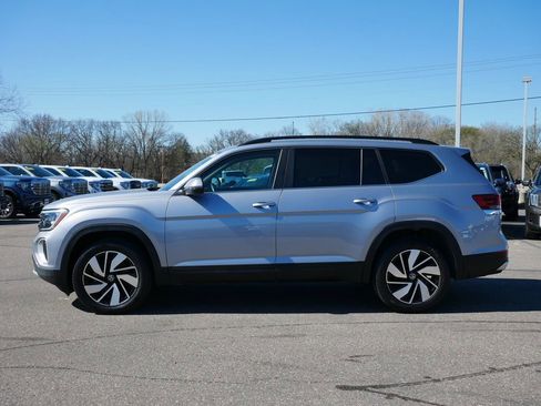 Used 2025 Volkswagen Atlas SE AWD/4WD image 6