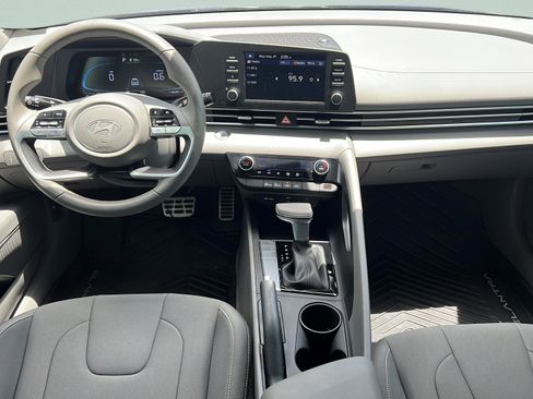 Certified 2025 Hyundai Elantra Sport FWD image 13