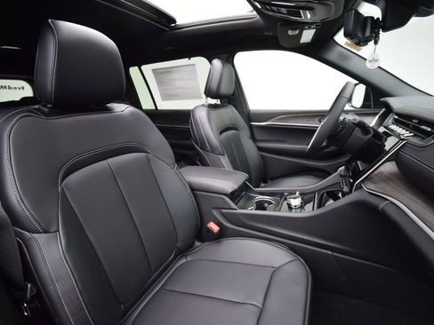 New 2025 Jeep Grand Cherokee L Limited image 43