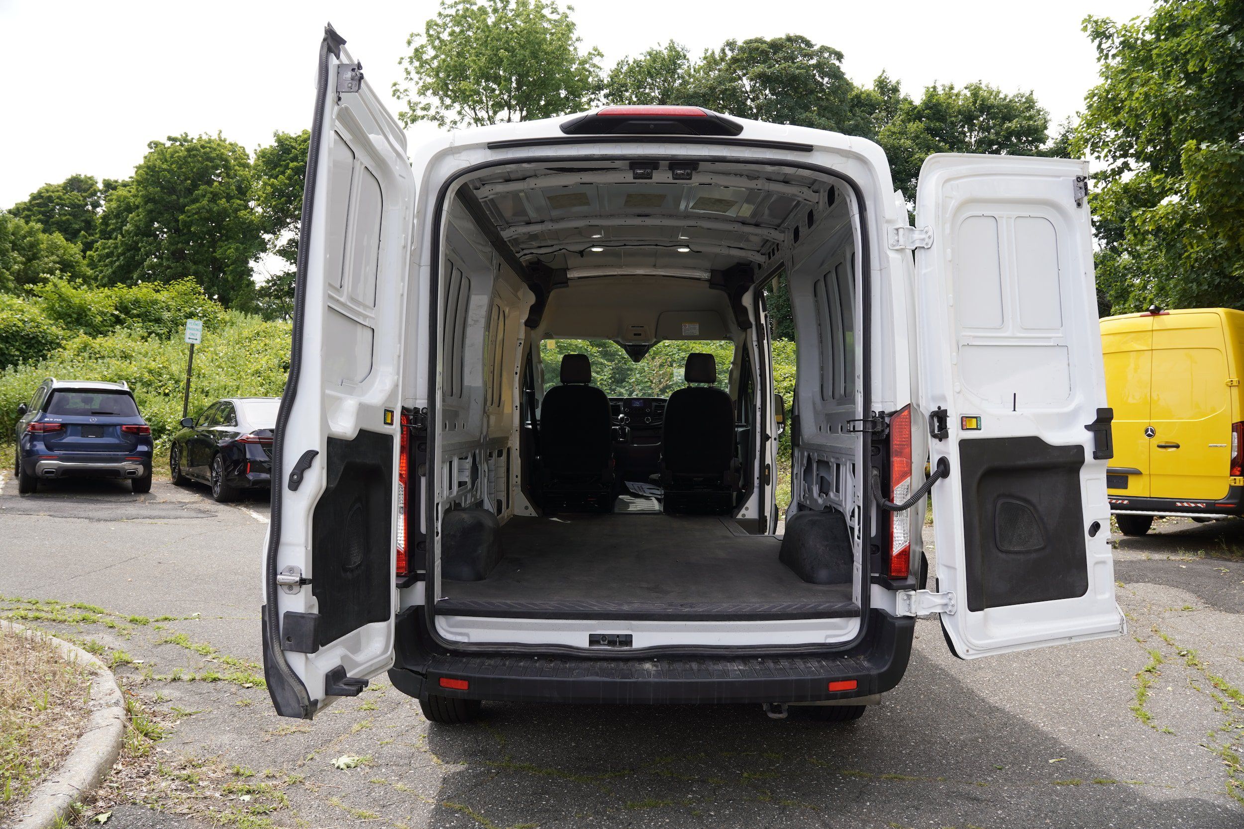 Used 2023 Ford Transit 250 Medium Roof AWD image 11
