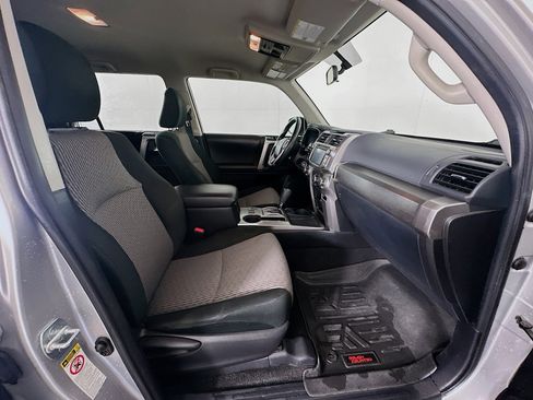 Used 2016 Toyota 4Runner SR5 RWD image 31
